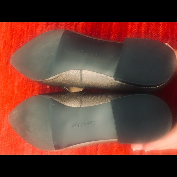 Calvin Klein Gold Lizard Pointed Flats - Picture 5 of 7